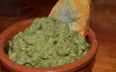 Guacamole con Pepinillos